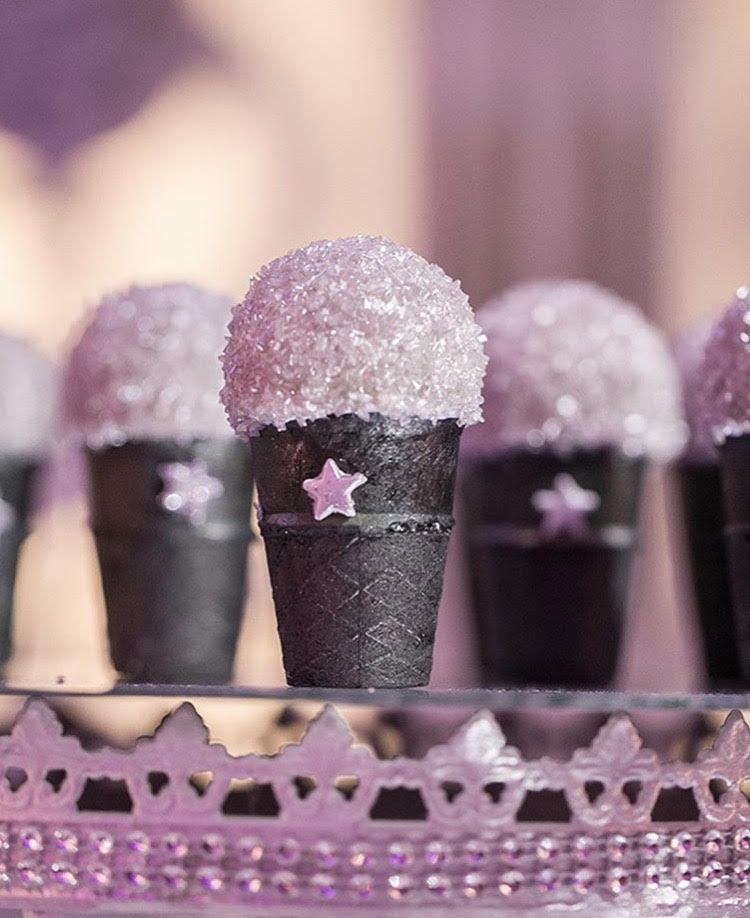 Sweet Sixteen Party Microphone Cupcakes